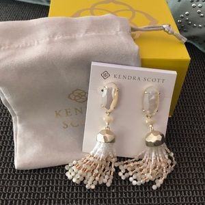 Brand new with tags Kendra Scott dove earrings